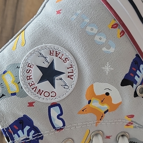 Converse High Top Brand new size junior 6=size women's 8. - Picture 2 of 13